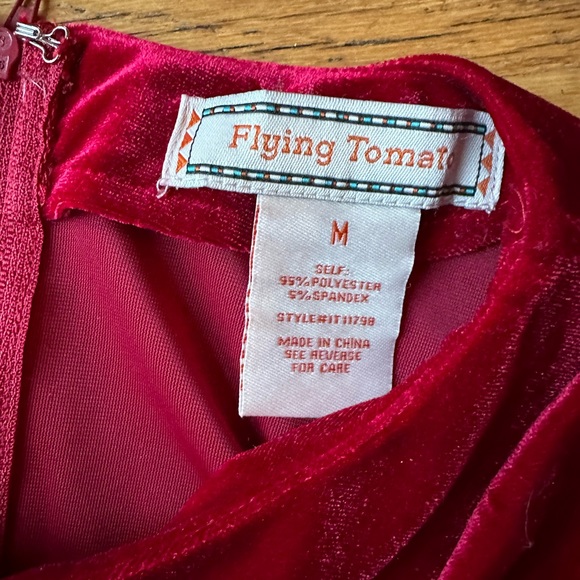 Continue this journey velvet crop top flying tomato - Picture 4 of 5